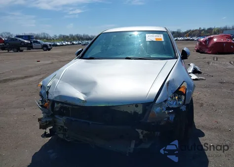 2008 Honda Accord 2.4 Lx z USA, uszkodzony, nr VIN 1HGCP263X8A126119